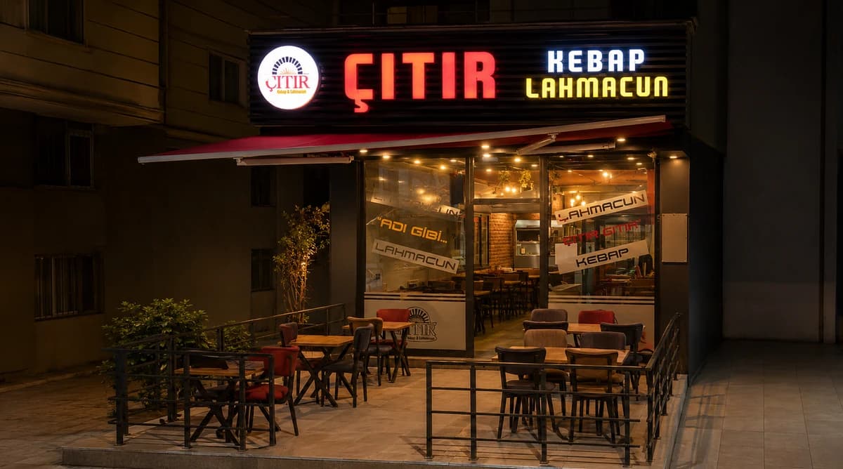 Çıtır Kebap & Lahmacun — işletme tabelası ve vitrin (gece)