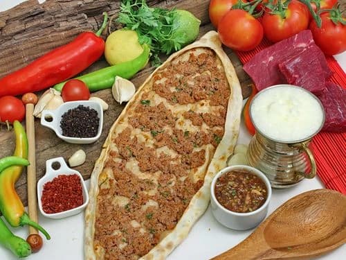 Kıymalı Pide — İsot Lahmacun