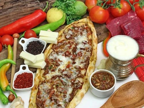 Kuşbaşı Kaşarlı Pide — İsot Lahmacun
