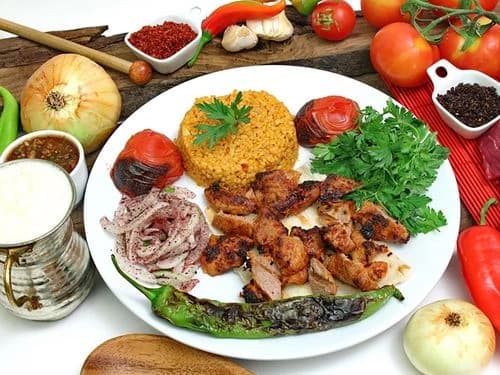 Kuzu Şiş — İsot Lahmacun