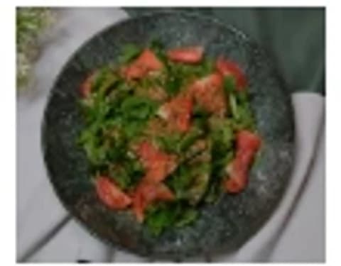 Lummi Restaurant — Çilekli Roka Salatası