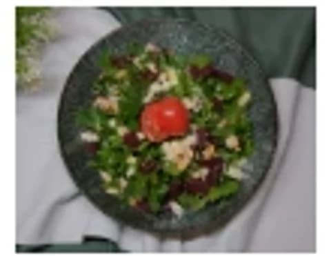 Lummi Restaurant — Pancarlı Yeşil Salatası