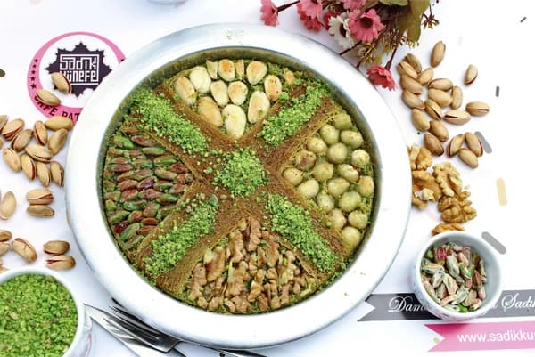 Sadık Künefe — Dörtlü Dünya Künefe