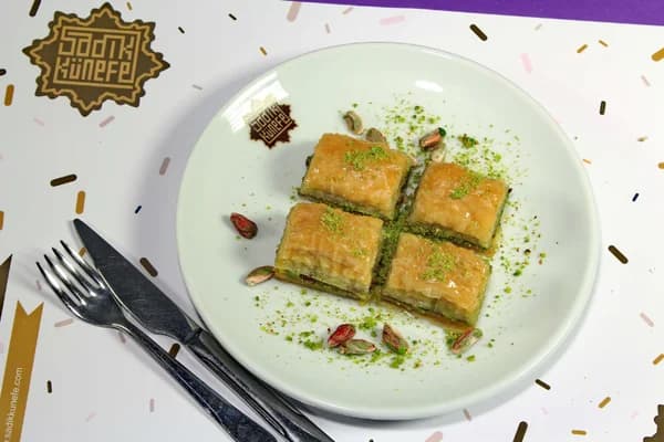 Sadık Künefe — Fıstıklı Baklava