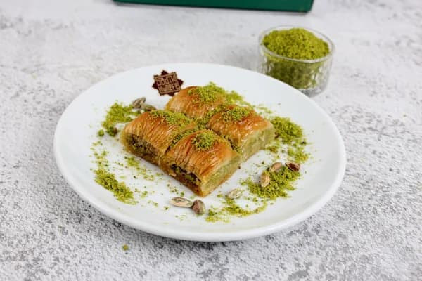 Sadık Künefe — Hışır Baklava