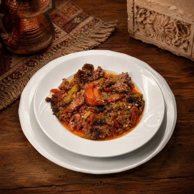 Şahmeran Mahalli Yemekler — Tepsi Kebabı (temsilî görsel)