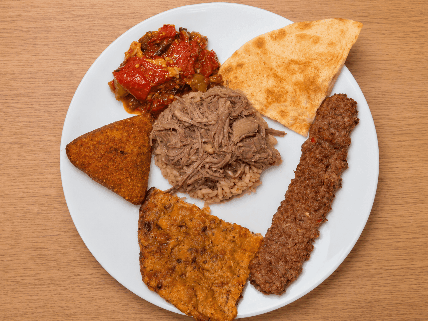 Mardin Tabağı: meze ve mezelerden oluşan kahvaltı tabağı