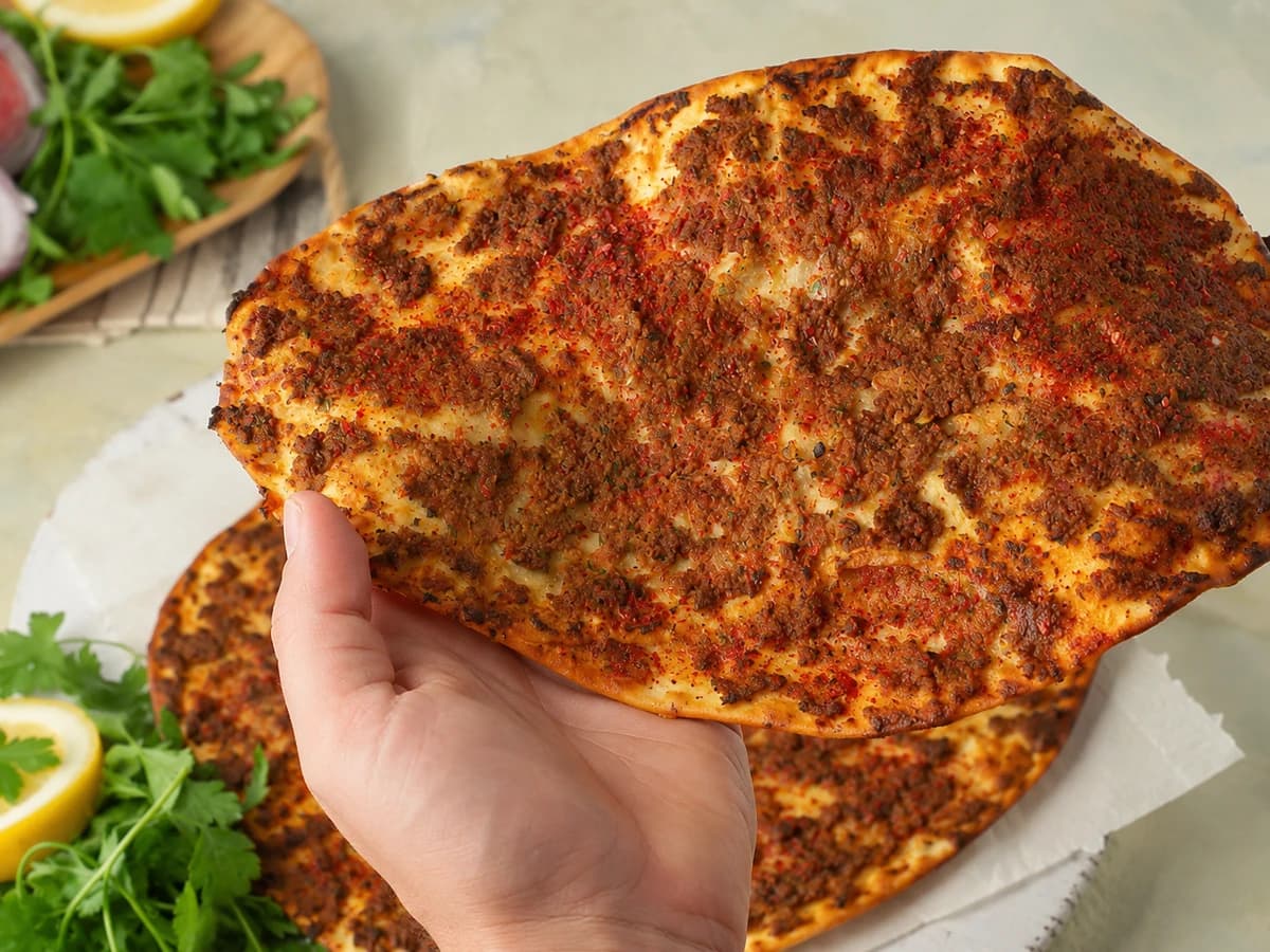 urfa-lahmacunu yemeğinin fotoğrafı