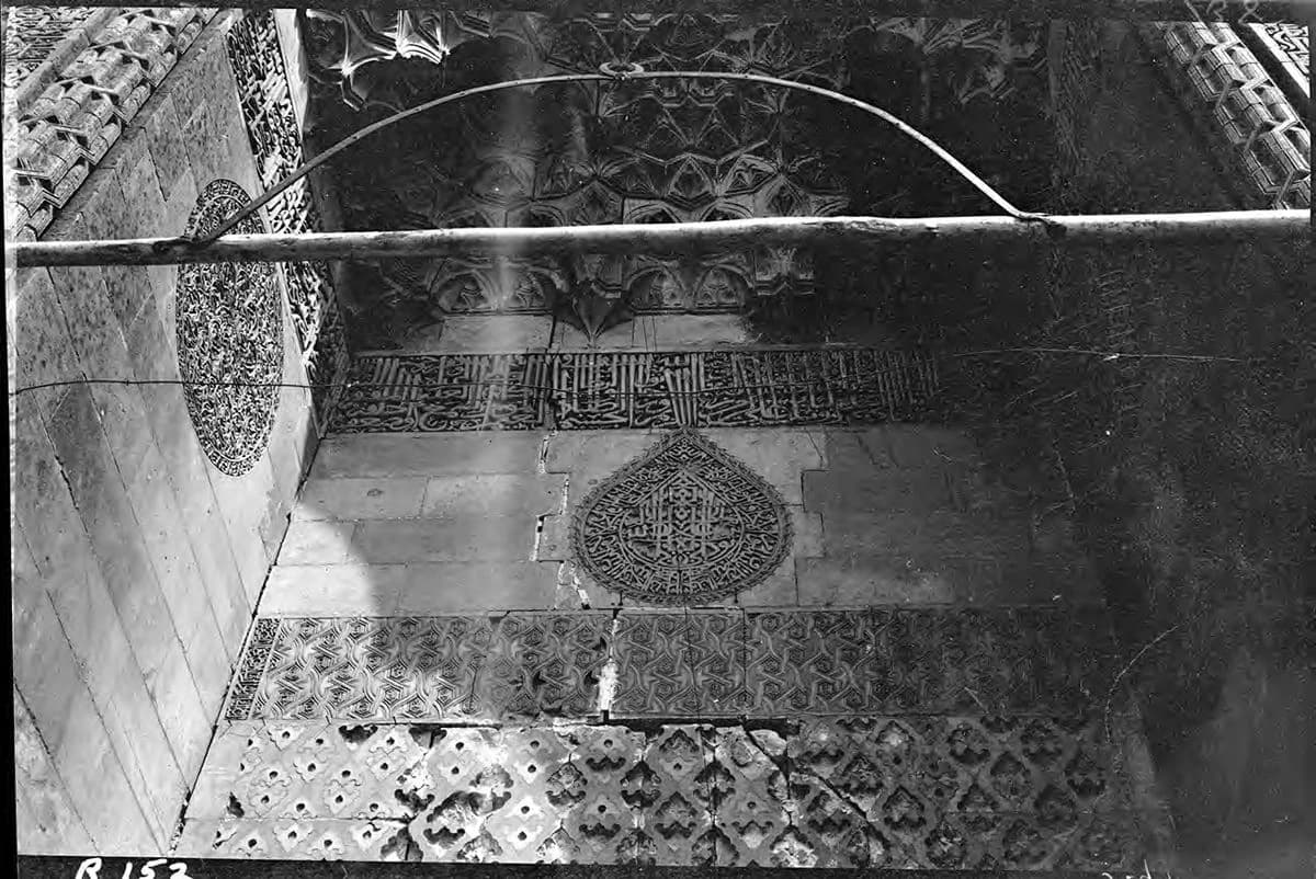 Artukoğlu 787 — Sultan İsa Medresesi Selçuklu Kapı Detayı (Oppenheim No. 111)