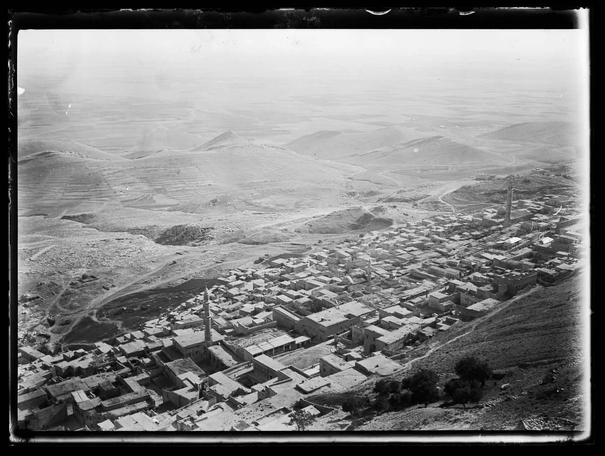 Mardin — Şehrin kaleden görünümü