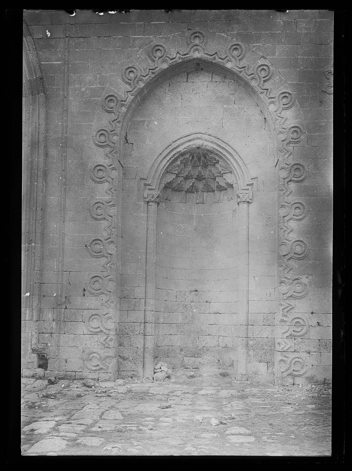 Kızıltepe Ulu Camii — Dış mihrap