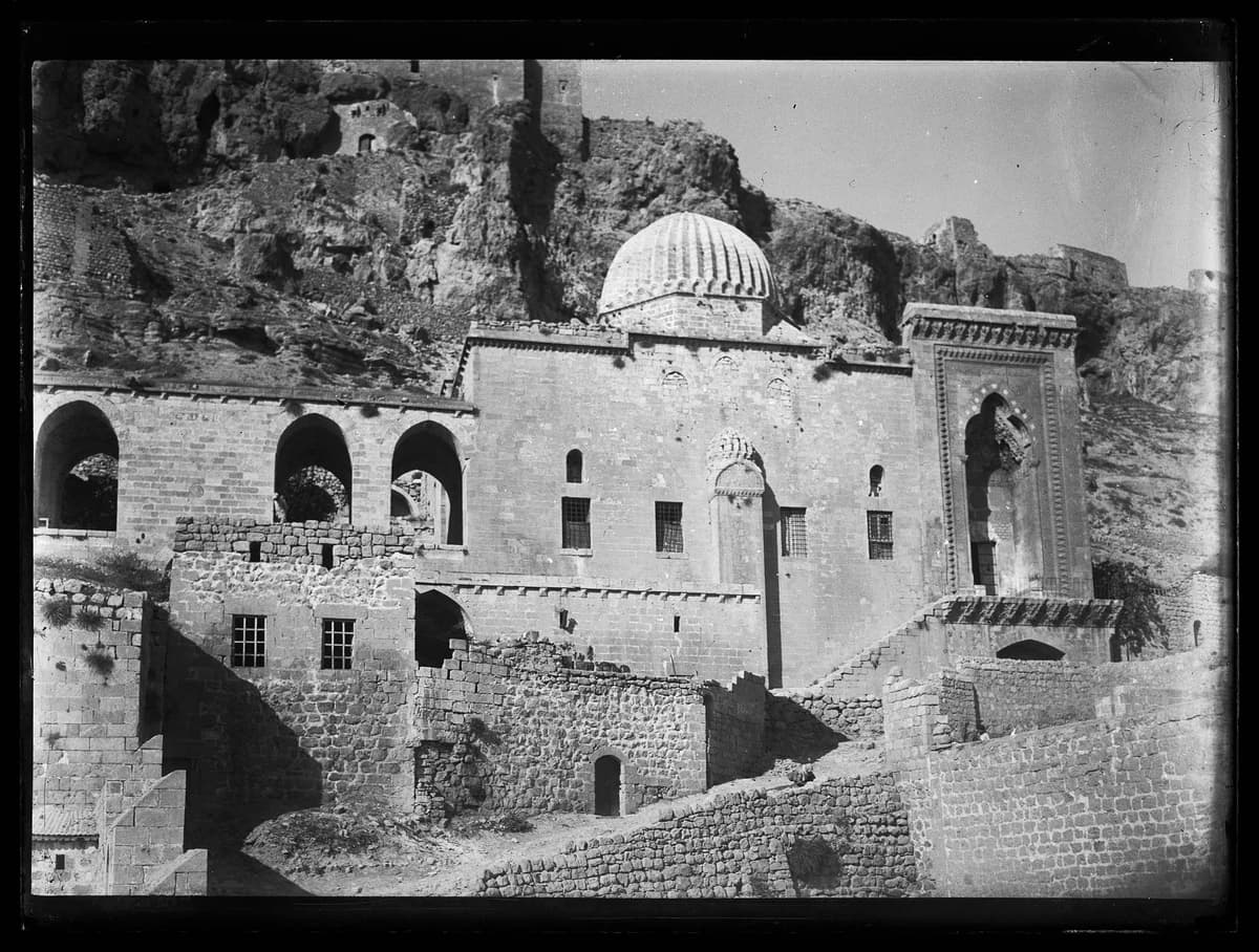 Sultan İsa (Zinciriye) Medresesi — Ana cephe
