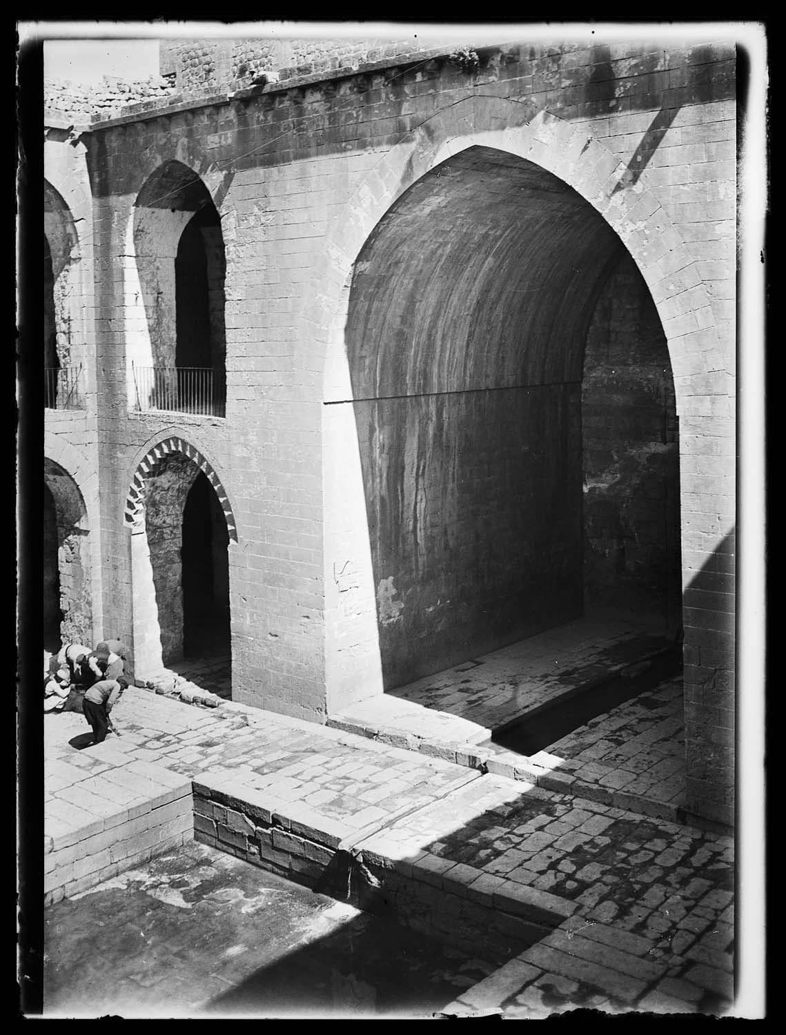 Kasımiye Medresesi — Büyük eyvan