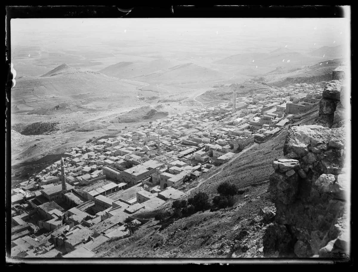 Mardin — Şehir merkezinin kaleden görünümü