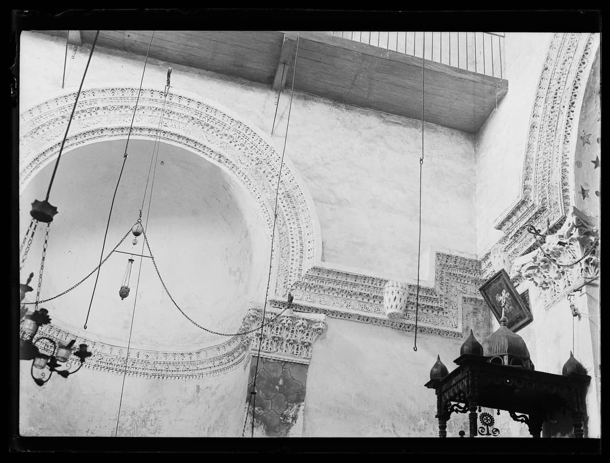 Deyrulzafaran Manastırı (Mor Hananyo) — Kilise içindeki süsleme motiflerinden detay