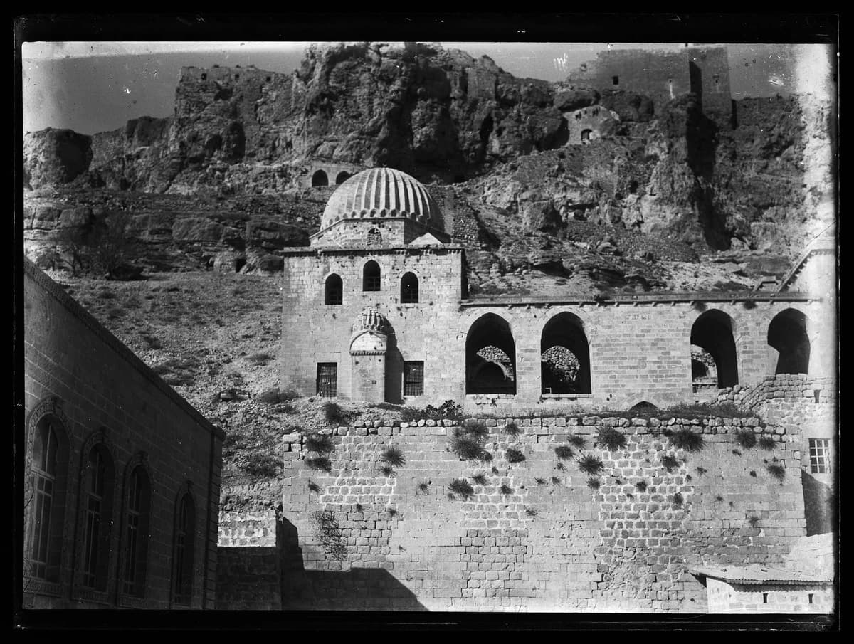 Sultan İsa (Zinciriye) Medresesi — Ana cephe