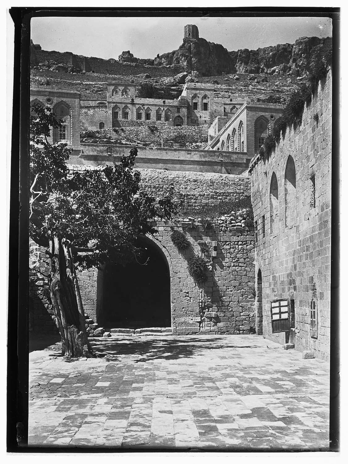 Şehidiye Camii — İç avlu