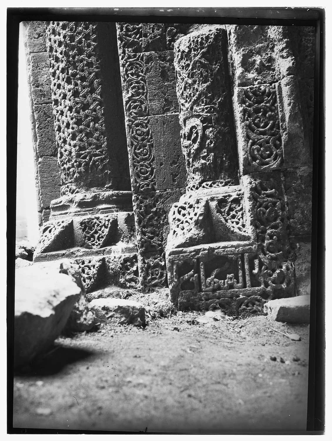 Kızıltepe Ulu Camii — Mihrap süslemesinden detay