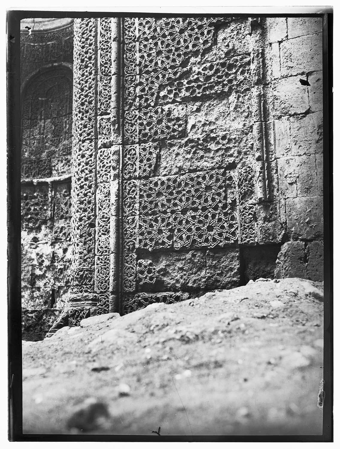Kızıltepe Ulu Camii — Mihrap süslemesinden detay
