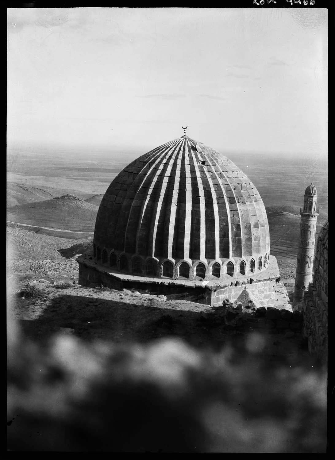 Sultan İsa (Zinciriye) Medresesi — Kubbe detayı