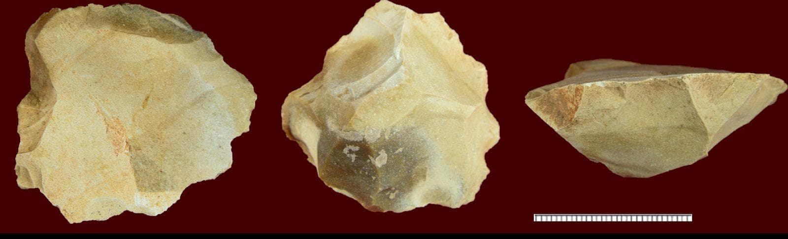 Uluköy Mağarası çevresinde kaya yüzeyi ve yakın plan mağara dokusu