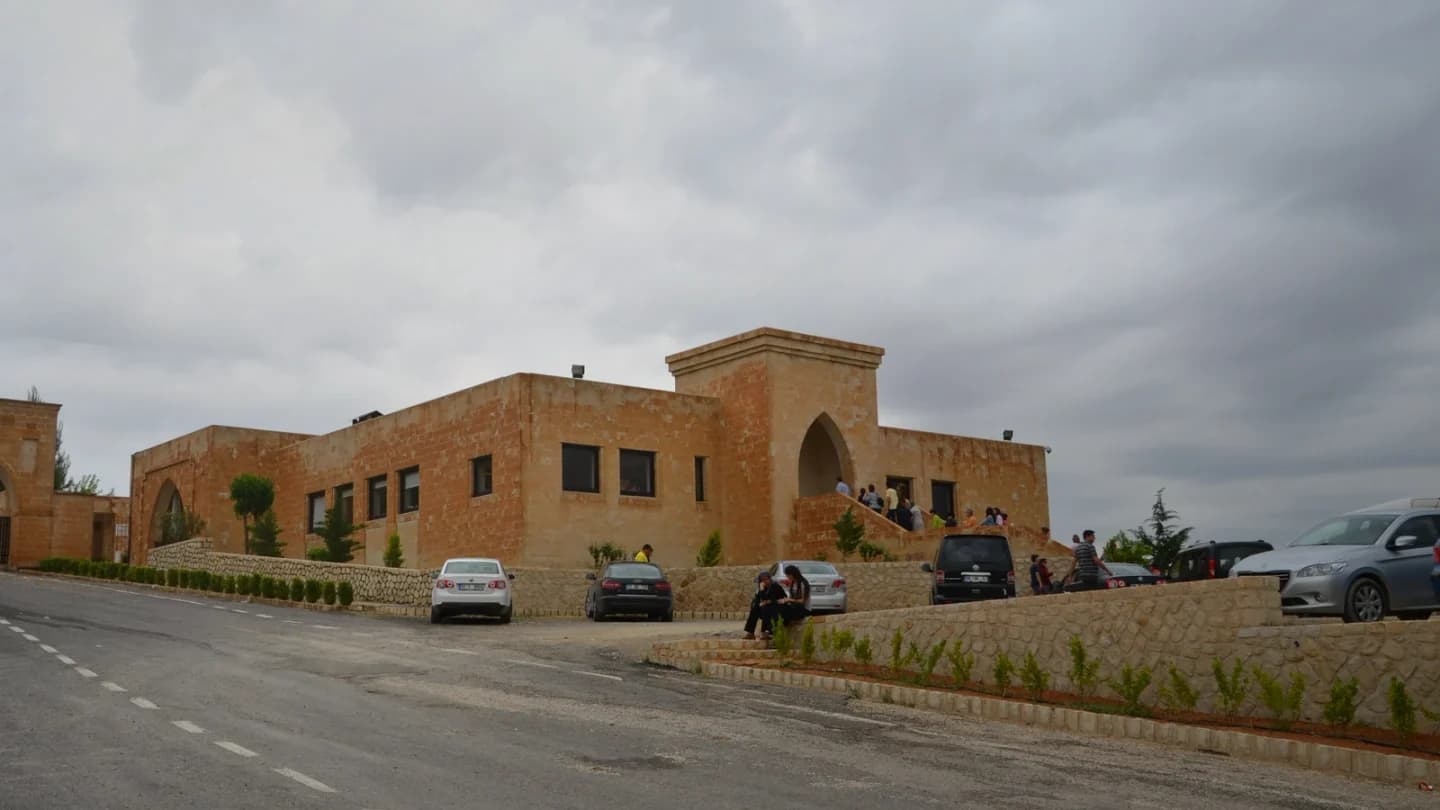Deyrulzafaran + Dara Tarih Aksı