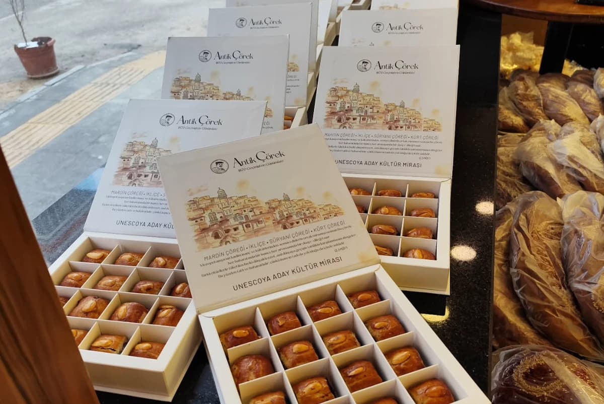 Antik Çörek — Mardin Süryani Çöreği Tabelası