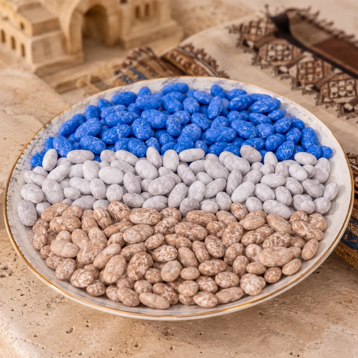 Mardin Badem Şekeri Nasıl Yapılır? Neden Mavi, Doğal mı, Kaç Kalori?