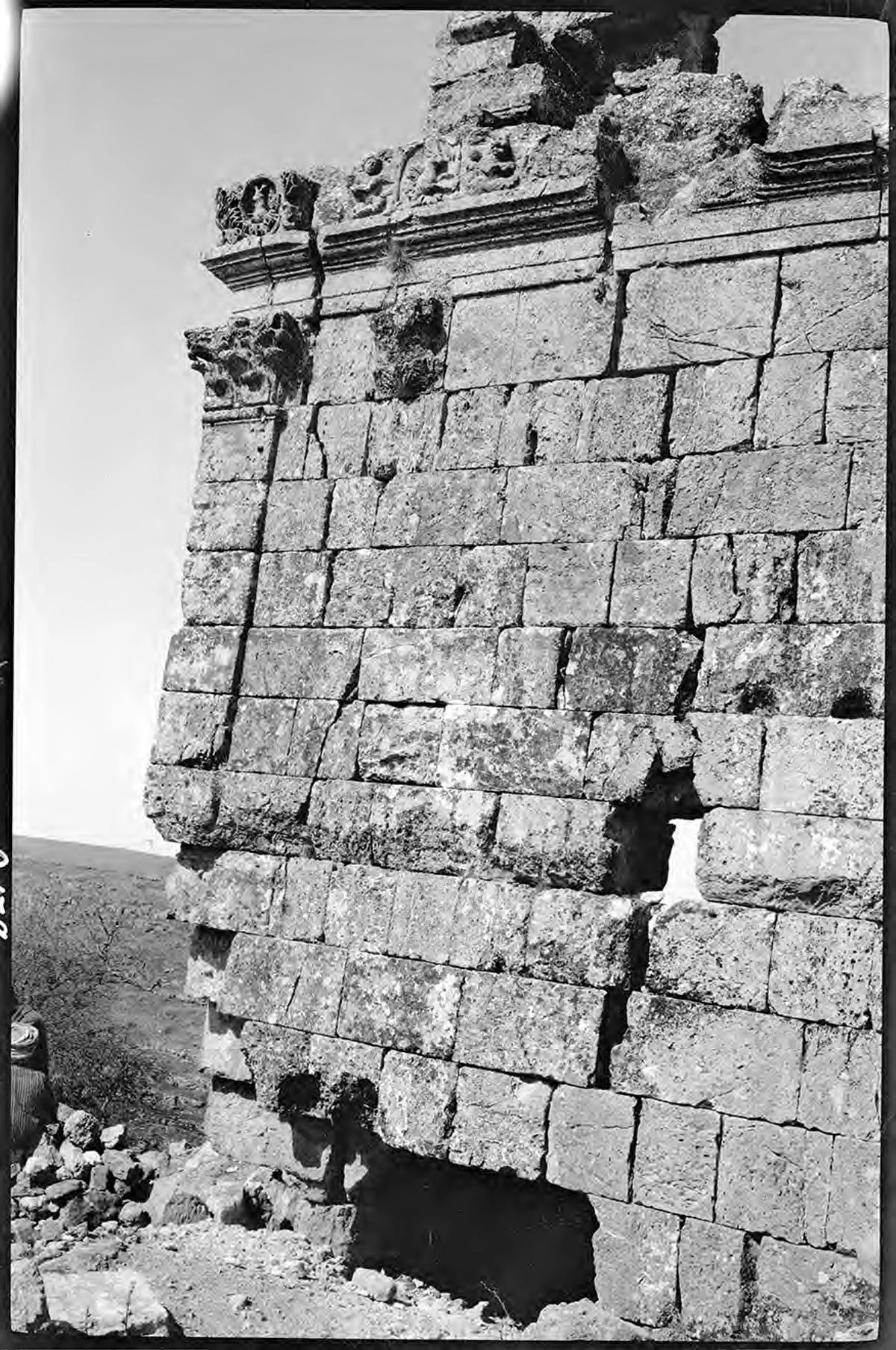 Fâfî, kule mezar